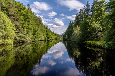 Laggan Avenue - Caledonian Canal - Scotland - Scottish Highlands, Laggan Avenue, Caledonian Canal, Scotland