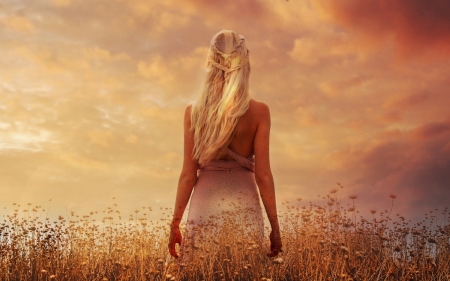 Daenerys Targaryen - game of thrones, girl, blonde, orange, daenerys targaryen, fantasy, princess, field, luminos