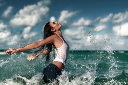 Cooling off in the Water - water, brunette, model, jeans