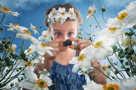 :-) - vara, girl, child, summer, copil, daisy, funny, creative, fantasy, white, camera, macro, john wilhelm, micro, blue, flower