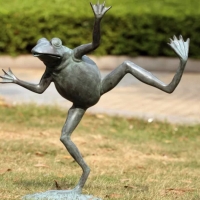 Dancing Frog Spitter Statue