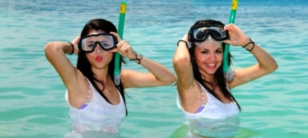 Selena-Gomez-A-Day-At-The-Beach2 - white top, beach, actress, model