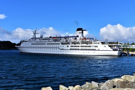 Cruise Ship In Stornoway Harbour - Outer Hebrides - Scotland - Stornoway, Western Isles, Outer Hebrides, Scotland