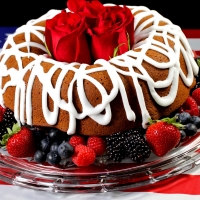 Roses N  Berries Cake