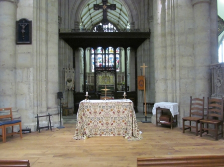 Small Altar - ashford, altars, uk, churches, worship, kent, religious