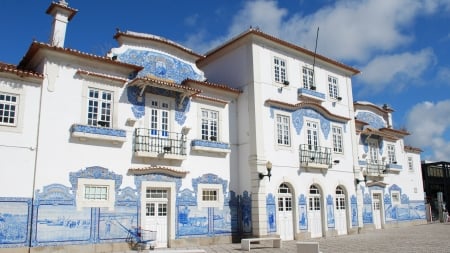 Aveiro Train Station - Train, Aveiro, Building, Station