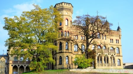 Lithuanian Palace - lithuanian, building, tree, palace