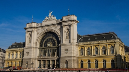 Budapest's Keleti Railway Station - railway, station, building, budapest, keleti