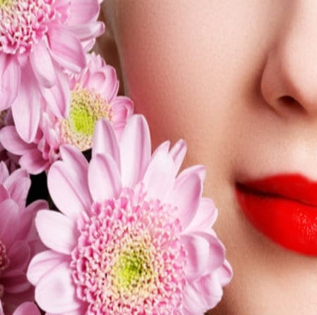 Pretty woman - iips, flowers, lipstick, makeup