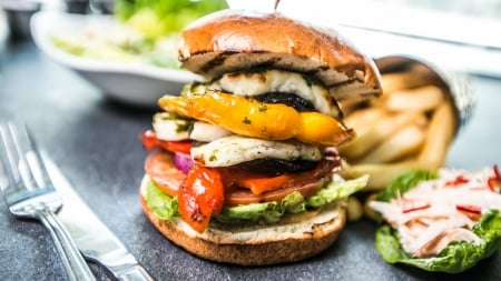 The sort of burger allowed to Type 2's - Veggie burger! - Veggie burger, No meat, Burger, Vegetables