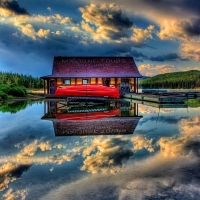 Maligne Lake in Jasper National Park in Canada