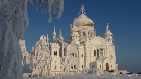 White Russian Church in the Snow - white, building, church, snow, winter, russian, religious