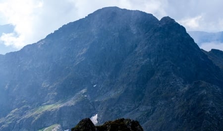 Varfurile Lespezi si Cornul Caltunului - apa, lumina, soare, piatra