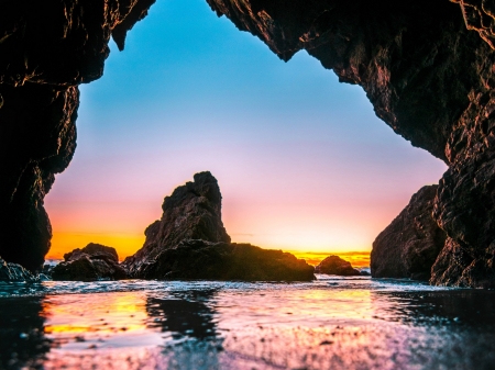 Beauty in nature - Stones, Sea, Cave, Tide