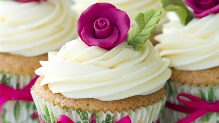 Cupcakes - cream, flowers, cupcakes, cakes