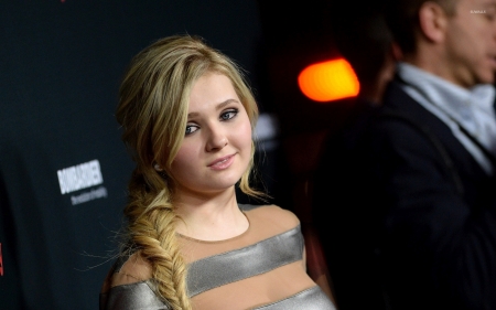 Abigail Breslin 26 - wallpaper, people, abigail breslin, celebrity