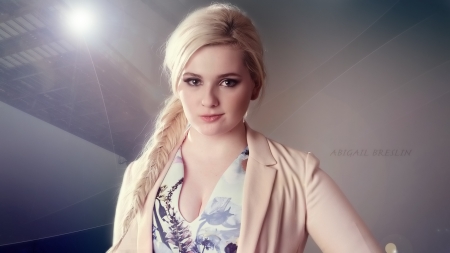 Abigail Breslin 28 - wallpaper, people, abigail breslin, celebrity