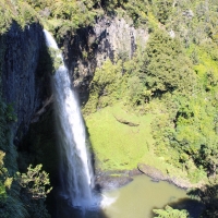 Bridal-Falls-Waikato-New-Zealand