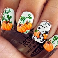 Snoopy Halloween Nail Art