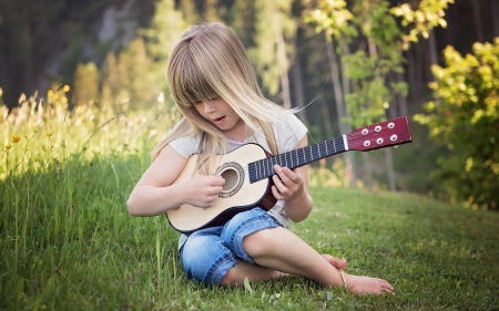 Little Girl - Grass, Summer, Guitar, Music, Child