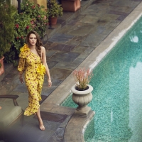 Jessica Alba in long Yellow Dress