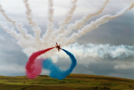 Red Arrows - Cumbernauld Air Show - Scotland - July 1990 - RAF, Scotland, Cumbernauld, Hawk Aircraft, Air Shows, Red Arrows