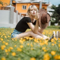 Day Dreaming In Dandelions . .