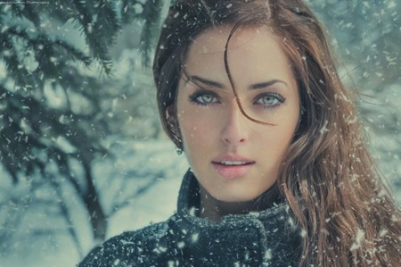 green eyes - beauty, face, people, eyes, snow, photography, winter, green