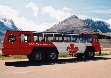 Bus To Columbia Icefield - Banff National Park - Canada (2008) - canada, banff national park, buses, columbia icefield