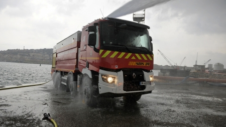 renault fire truck - truck, renault, water, fire