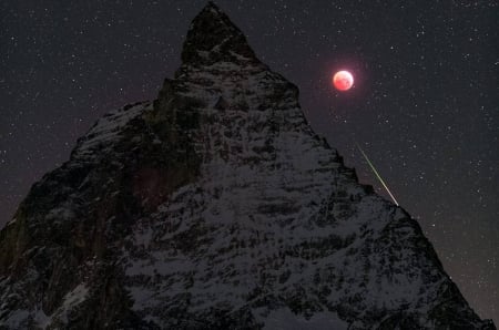 Matterhorn, Moon, and Meteor - space, Moon, fun, nature, Meteor, coo, Matterhorn