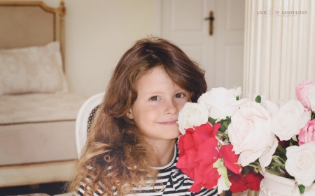 Little Girl - smile, flowers, girl, portrait