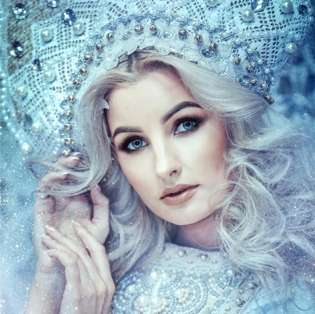 Beauty - tiara, winter, blue, girl, jewel, hand, model, iarna, face