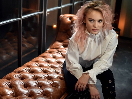 Zara Larsson - beautiful, hot, singer, Swedish, Larsson, blouse, Zara Larsson, model, bench, 2019, Zara, pants, wallpaper