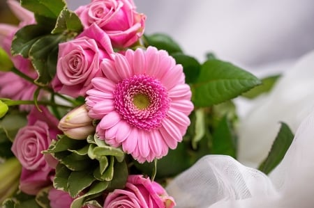 Bouquet of roses and gerberas