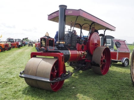 vintage steamroller - steamroller, grass, machinery, vintage