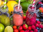 Smoothies in jars