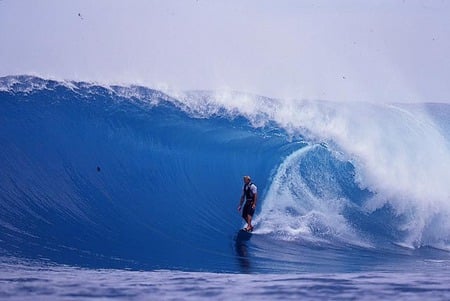 Master Big Wave Rider Laird Hamilton - surfing, sports, oceans, blue, laird hamilton, waves