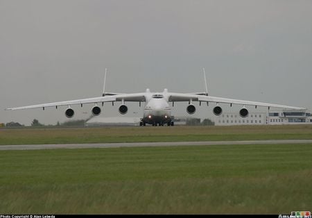 Antonov An-225 - military, transport