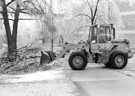 fiatallis fr9b tractor - fiatallis, buidling, tree, tractor