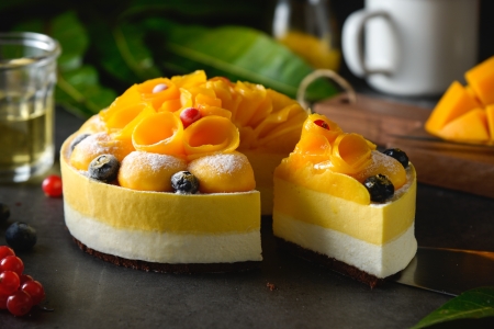 Mango cake - dessert, berries, peaches, cakes