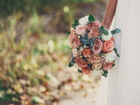 â™¥ï¸ - bouquet, wedding, bride, hand