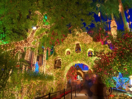 The Mission Inn Goes Nuts with the Christmas Lights - christmas, lights