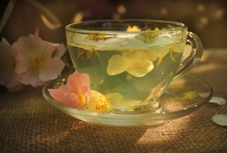 Flowers in my Tea - flowers, tea, green, cup