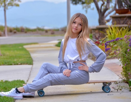 â€¢â‹â€¢  Young Beauty  â€¢â‹â€¢ - posing, beauty, skateboard, blonde, female