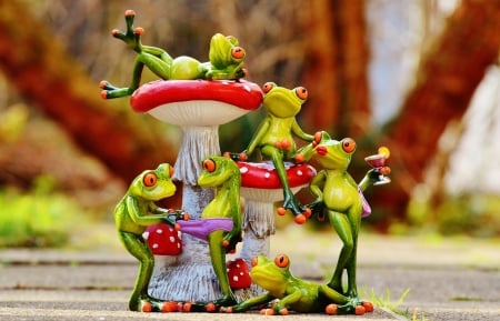 :) - mushroom, funny, red, green, figurine, broasca, frog