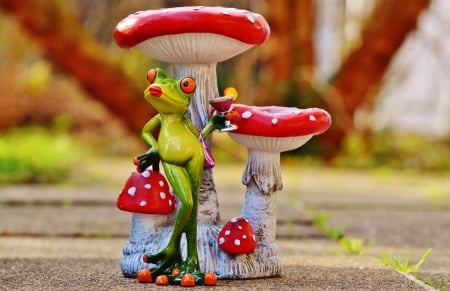 :) - mushroom, figurine, frog, red, broasca, cocktail, green, funny