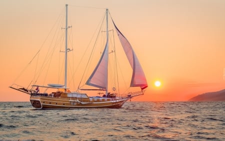 Sailboat and Sun - sea, sun, sailboat, yacht