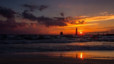 Sunset of Lke Michigan - house, sunset, michgan, light, state