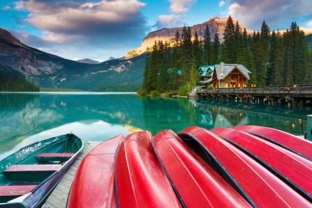 Emerald Lake in Yoho National Park, Canada